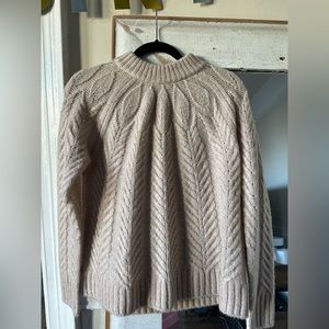 Tuckerbuck Womens Ecru Royal Peacock Sweater XS